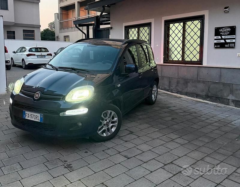 Usata Fiat Panda Lounge 69 CV (50 kW) 2019 Blu Berlina