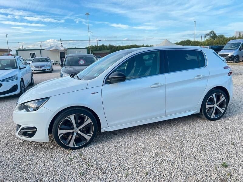 Usata Peugeot 308 GT-line 120 CV (88 kW) 2015 Bianco Berlina