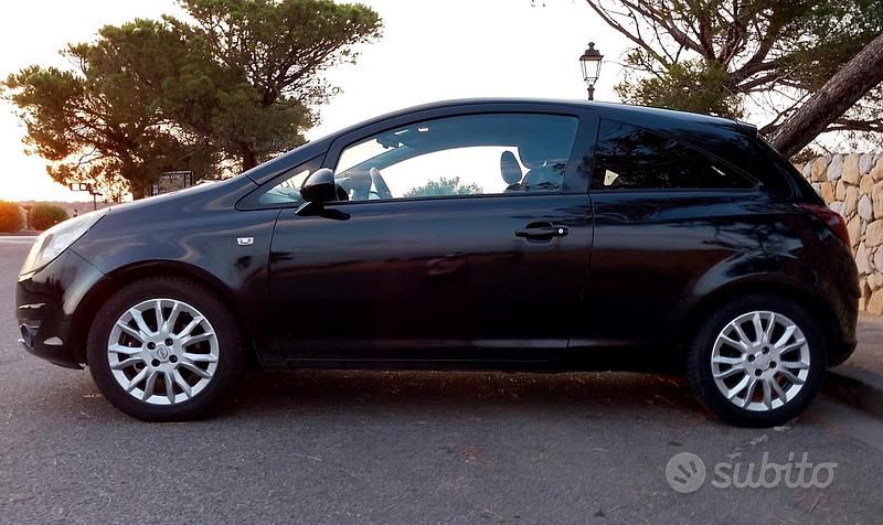 Usata Opel Corsa 2009 Nero Utilitaria