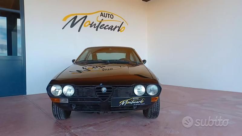 Begagnad Alfa Romeo Alfetta GT/GTV 131 HK (96 kW) 1980 Svart Sportkupé