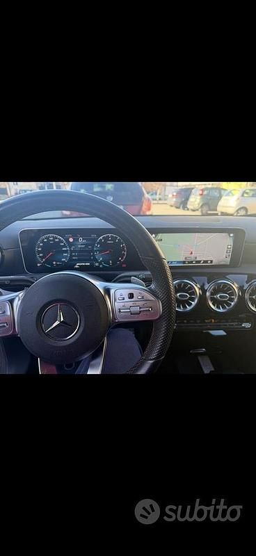 Begagnad Mercedes A250 Premium 224 HK (164 kW) 2020 Grå Sedan