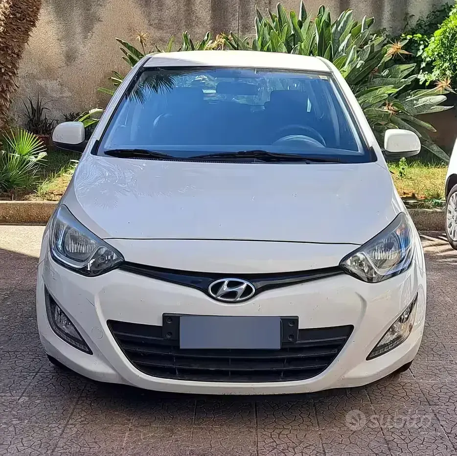 Usata Hyundai i20 85 CV (62 kW) 2013 Bianco Utilitaria