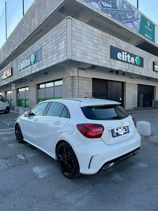 Usata Mercedes A180 Premium 109 CV (80 kW) 2016 Berlina