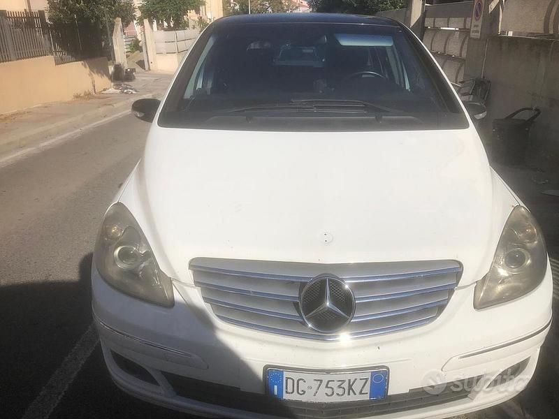 Usata 2007 Mercedes B200 Monovolume | 1500 € (Super prezzo) - Immagine 1/4