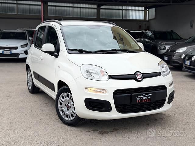 Usata Fiat Panda Lounge 69 CV (50 kW) 2012 Bianco Utilitaria