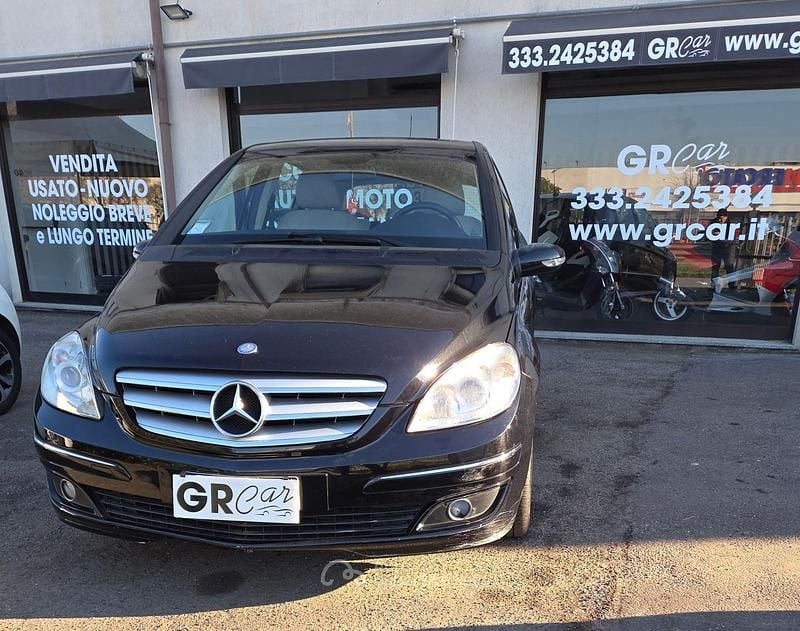 Nero Usata 2006 Mercedes B200 Monovolume | 3600 € (Buon prezzo) - Immagine 1/4