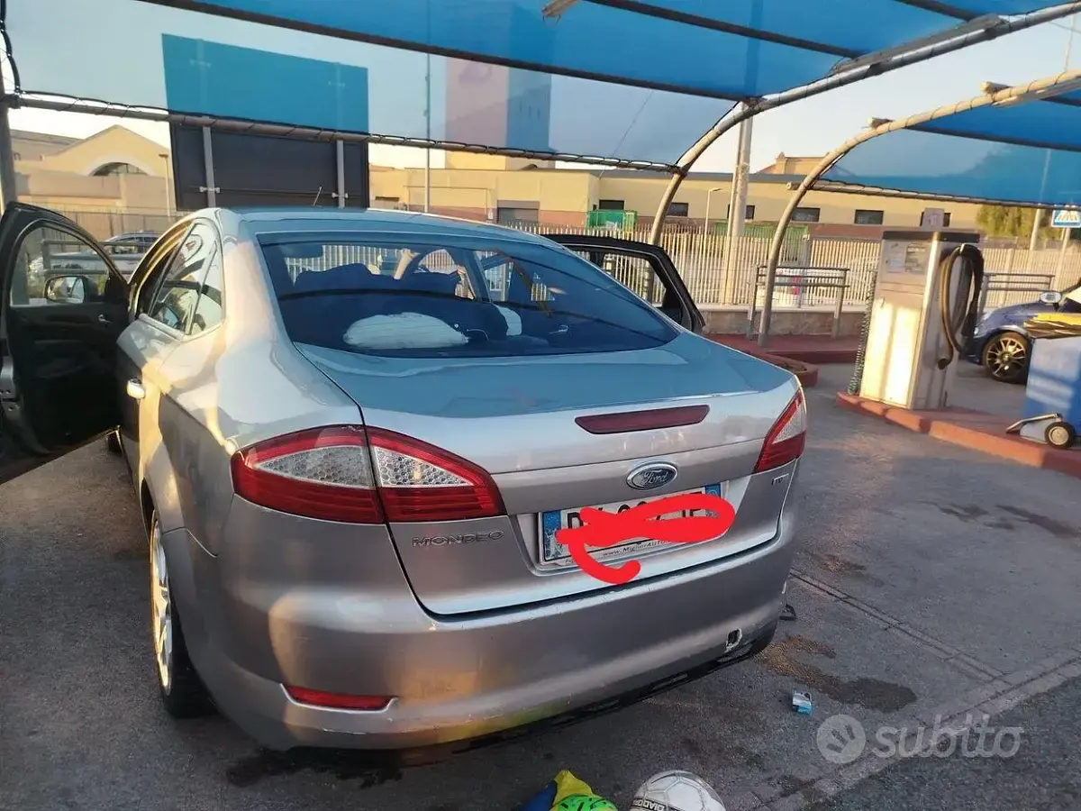 Usata Ford Mondeo 145 CV (106 kW) 2007 Grigio Berlina