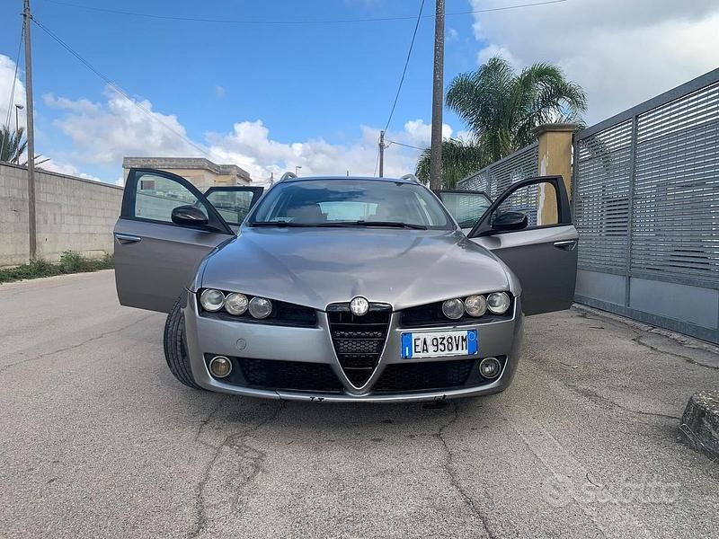 Usata Alfa Romeo 159 170 CV (125 kW) 2010 Grigio Station wagon