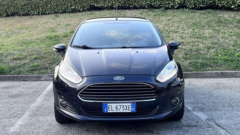 Usata Ford Fiesta Titanium 75 CV (55 kW) 2013 Utilitaria