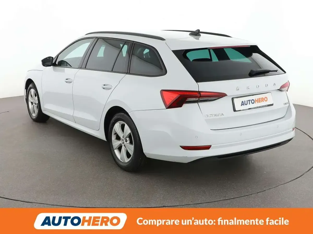 Usata Skoda Octavia Executive 131 CV (96 kW) 2021 Bianco Station wagon