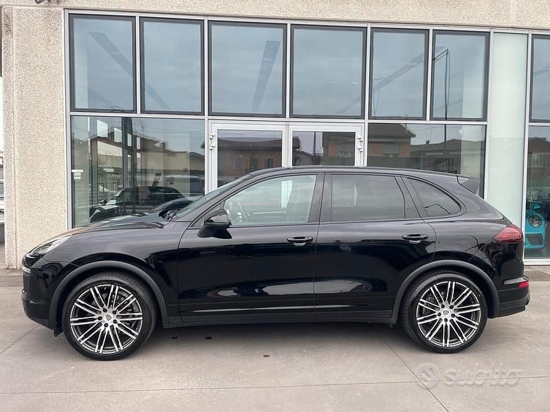 Usata Porsche Cayenne Platinum Edition 250 CV (183 kW) 2016 Nero SUV