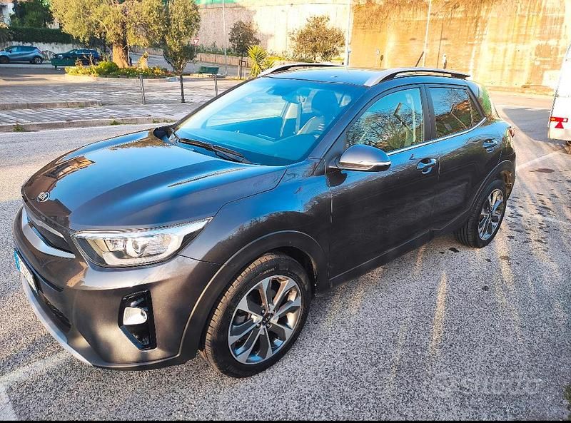 Usata Kia Stonic 110 CV (80 kW) 2017 Grigio SUV