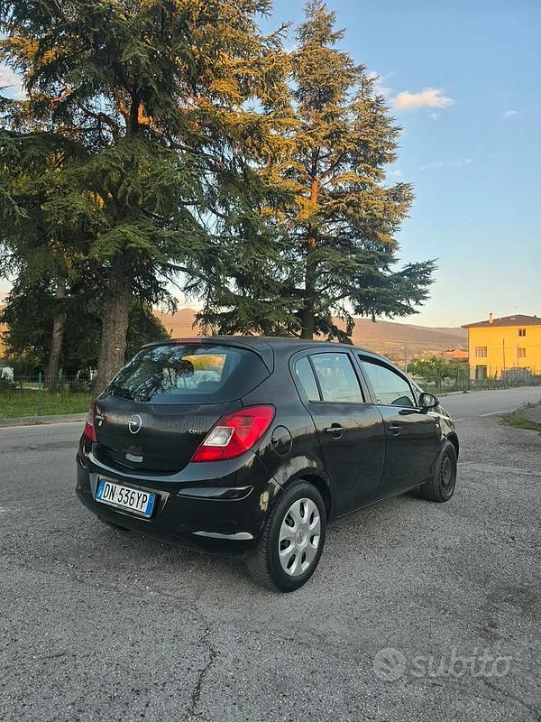 Usata Opel Corsa Cosmo 90 CV (66 kW) 2009 Utilitaria