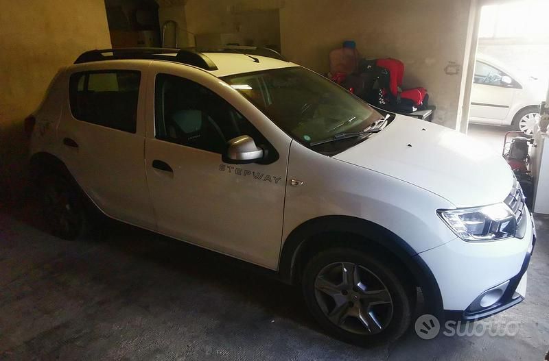 Usata Dacia Sandero Stepway 90 CV (66 kW) 2017 Bianco Berlina