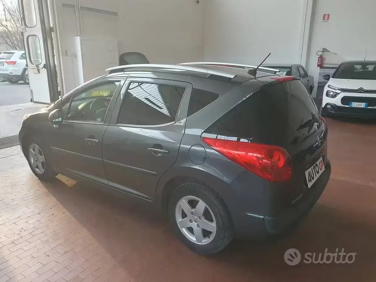Usata Peugeot 207 73 CV (53 kW) 2010 Grigio Station wagon