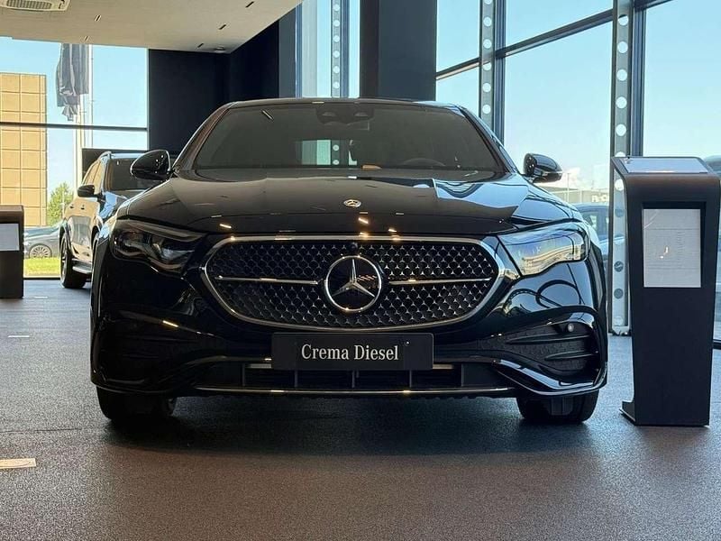 Nero ossidiana Nuova 2025 Mercedes E220 Advanced Plus Berlina | 74.927 € (Cara) - Immagine 1/4