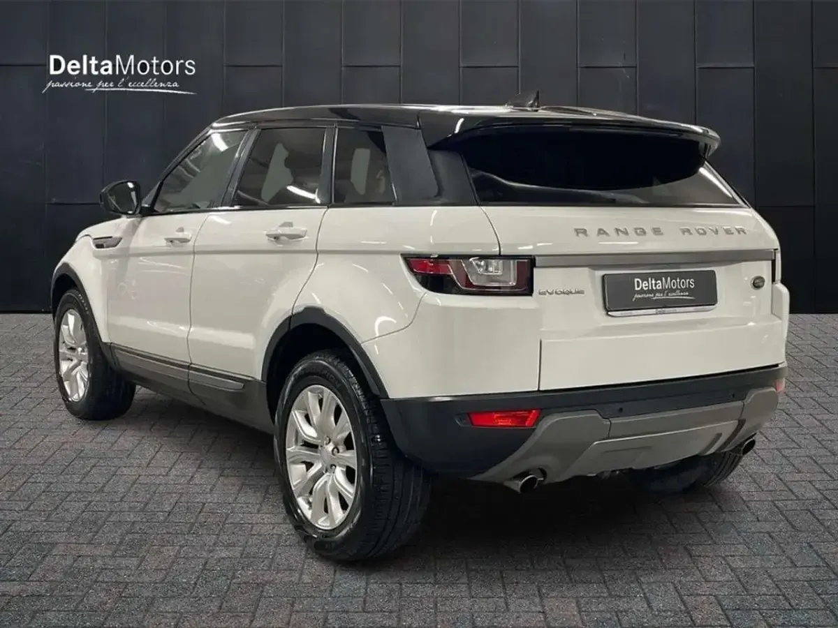 Usata Land Rover Range Rover evoque SE Dynamic 150 CV (110 kW) 2017 Bianco polare SUV