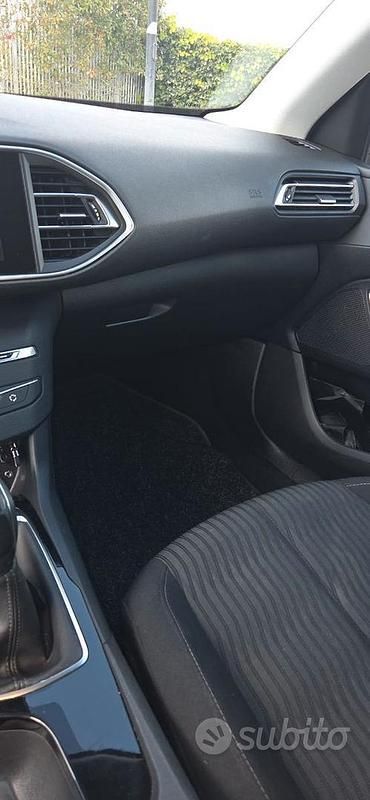 Usata Peugeot 308 Business-Line 99 CV (72 kW) 2017 Bianco Berlina