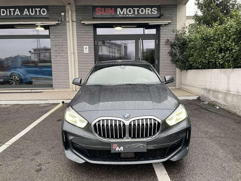 Grigio Usata 2021 BMW 116 M Sport Due volumi | 18.790 € (Ottimo prezzo) - Immagine 1/4