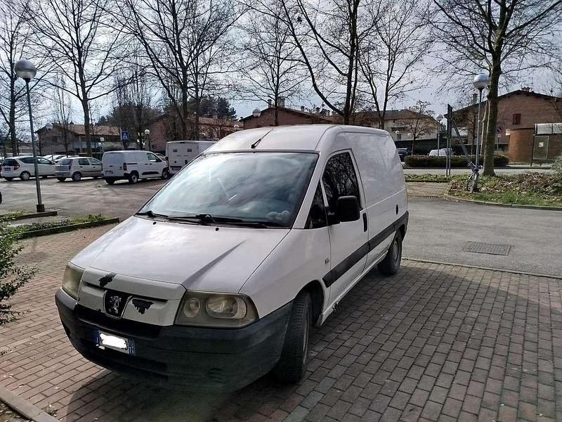 Usata Peugeot Expert 95 CV (69 kW) 2004 Bianco Furgone