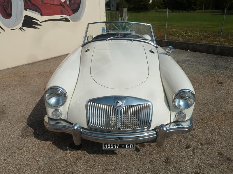 Usata MG Twin Cam 107 CV (78 kW) 1959 Bianco Cabrio