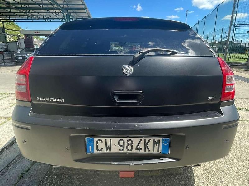 Usata Dodge Magnum 340 CV (250 kW) 2005 Nero Station wagon