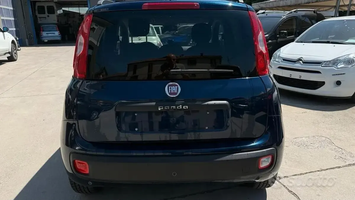 Usata Fiat Panda Lounge 69 CV (50 kW) 2018 Blu Utilitaria