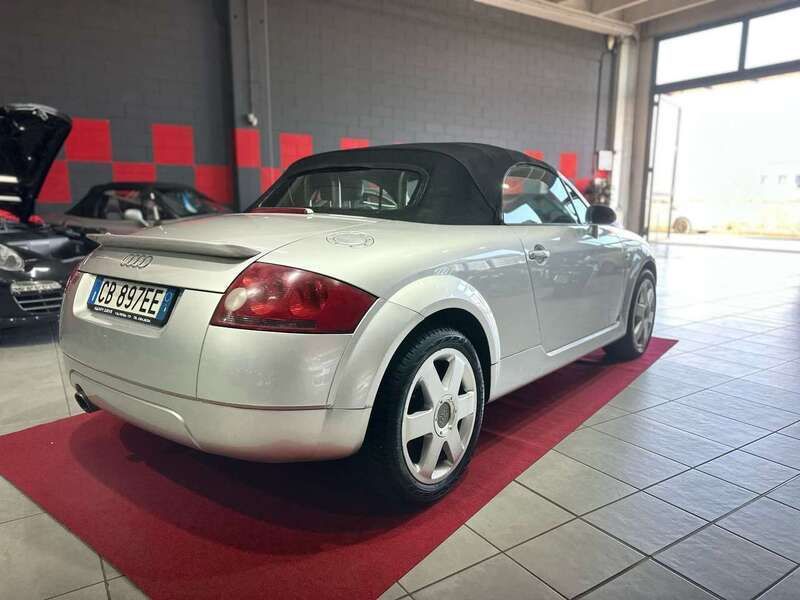 Usata Audi TT Roadster Ambiente 179 CV (131 kW) 2002 Grigio Cabrio