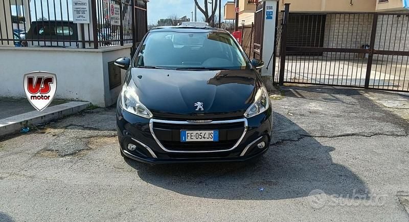 Usata Peugeot 208 Allure 82 CV (60 kW) 2016 Grigio Utilitaria