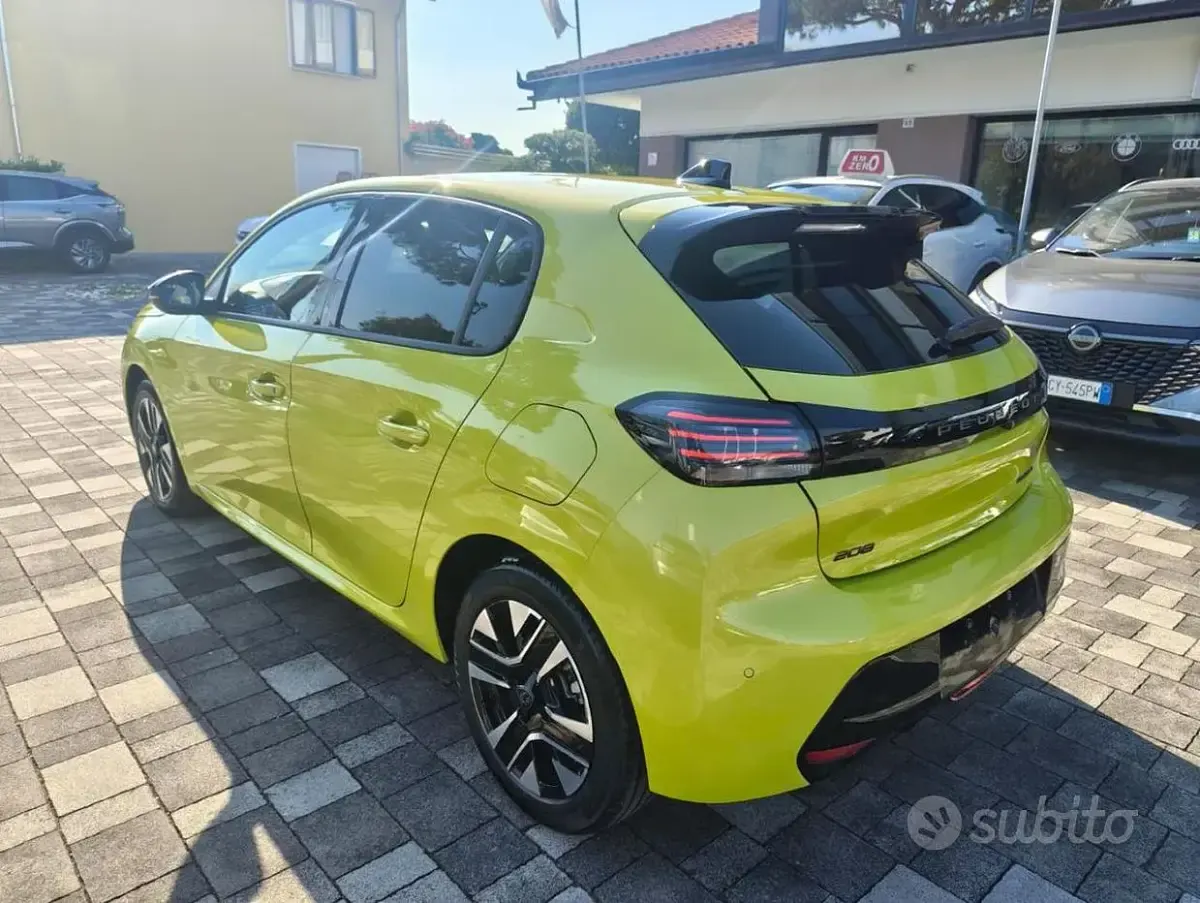 Nuova Peugeot 208 Allure 101 CV (74 kW) 2026 Giallo Utilitaria