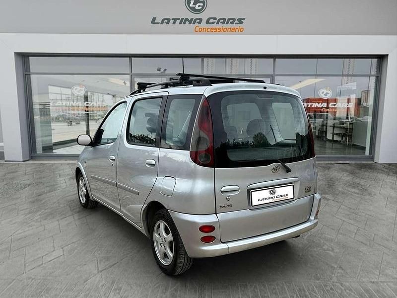 Usata Toyota Yaris Verso Sol 75 CV (55 kW) 2002 Argento Monovolume