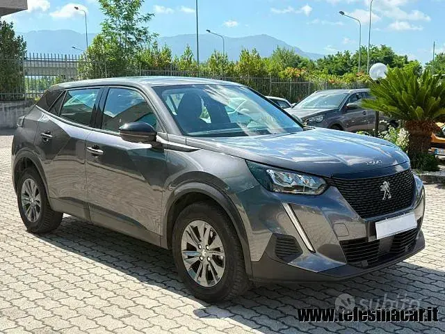 Usata Peugeot 2008 Active 101 CV (74 kW) 2022 Grigio SUV