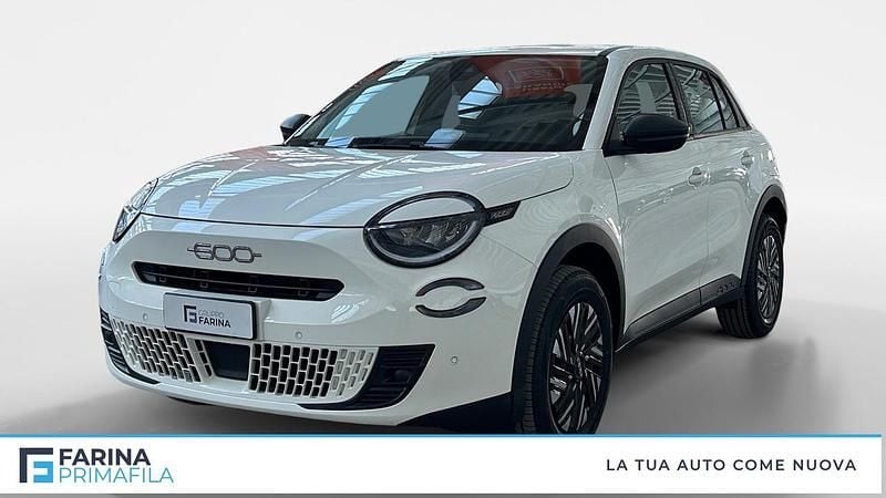 Bianco Nuova 2025 Fiat 600 Pop Tre volumi | 22.500 € - Immagine 1/4