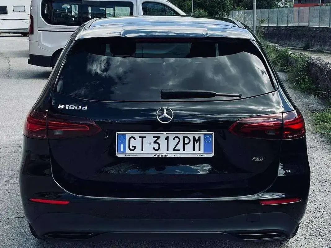 Usata Mercedes B180 Advanced 116 CV (85 kW) 2024 Nero Utilitaria