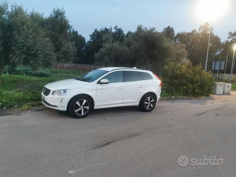 Usado Volvo XC60 150 HP (110 kW) 2016 SUV