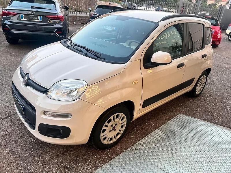 Usata Fiat Panda Lounge 70 CV (51 kW) 2014 Beige Utilitaria