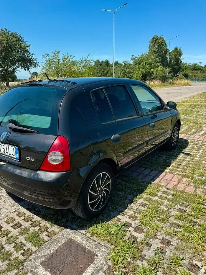 Usata Renault Clio II 58 CV (42 kW) 2004 Nero Berlina