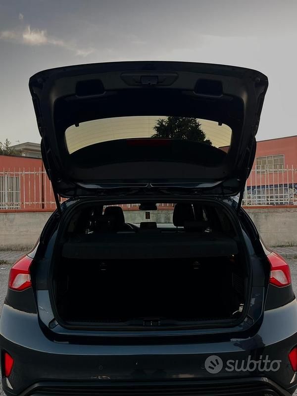 Usata Ford Focus ST-Line 120 CV (88 kW) 2020 Blu Berlina