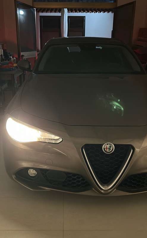 Usato 2017 Alfa Romeo Giulia 2.1 Diesel 150 CV (21.000 €)