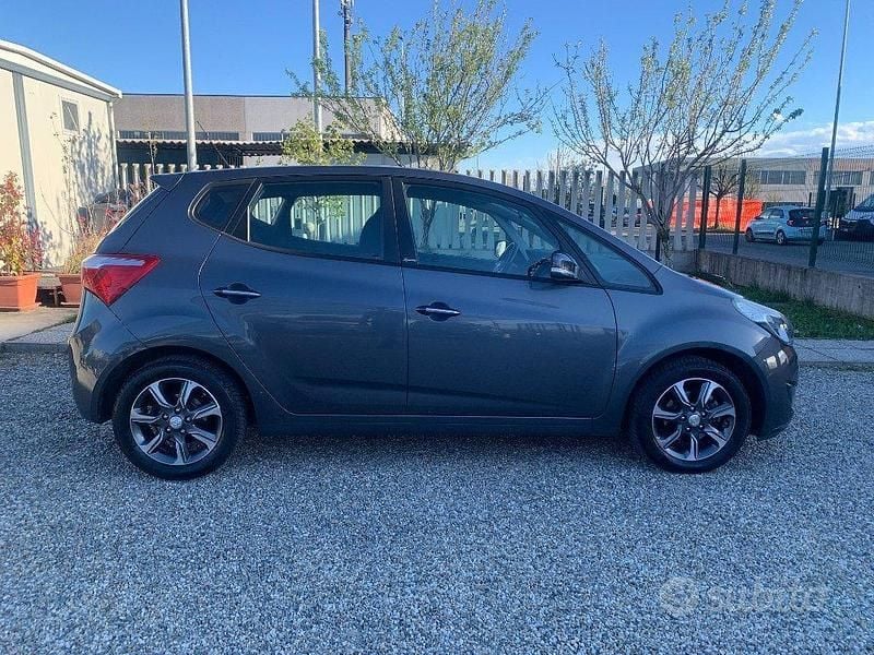 Usata Hyundai ix20 Xpossible 90 CV (66 kW) 2015 Grigio scuro Utilitaria