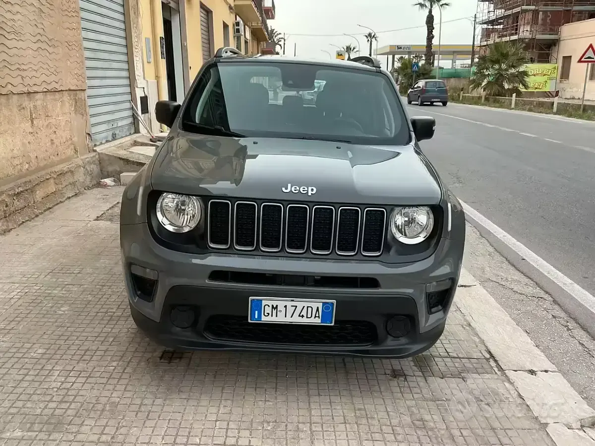Używany Jeep Renegade Longitude 130 KM (95 kW) 2022 Szary SUV