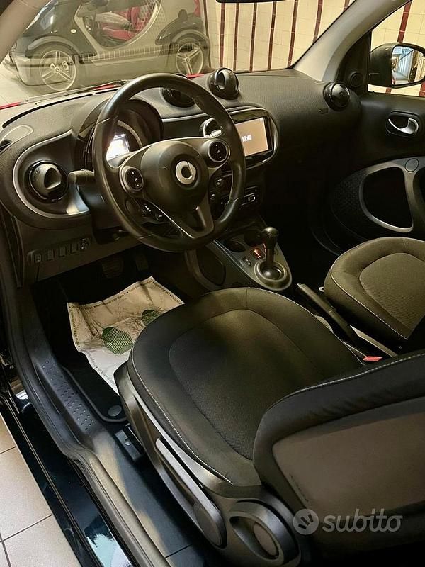 Begagnad Smart ForTwo Coupé Passion 71 HK (52 kW) 2016 Röd Sportkupé