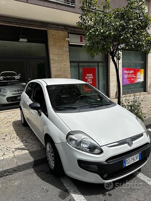 Usata Fiat Punto Evo Dynamic 77 CV (56 kW) 2010 Bianco Utilitaria