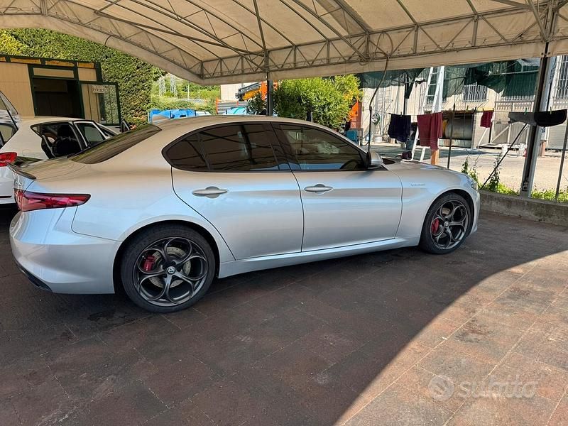 Usata 2017 Alfa Romeo Giulia Veloce Tre volumi | 28.000 € (Buon prezzo) - Immagine 1/4