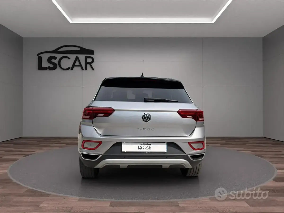 Usata VW T-Roc Style 110 CV (80 kW) 2023 Grigio SUV