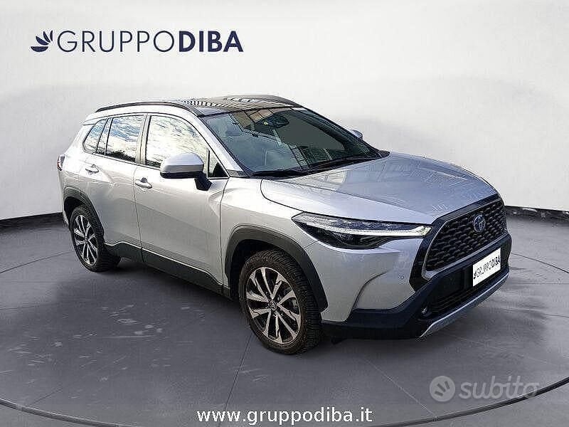 Usata Toyota Corolla Cross Lounge 140 CV (102 kW) 2023 Grigio SUV