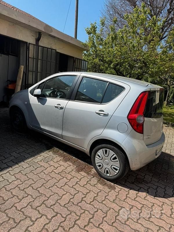 Usata Opel Agila 65 CV (47 kW) 2011 Grigio Utilitaria