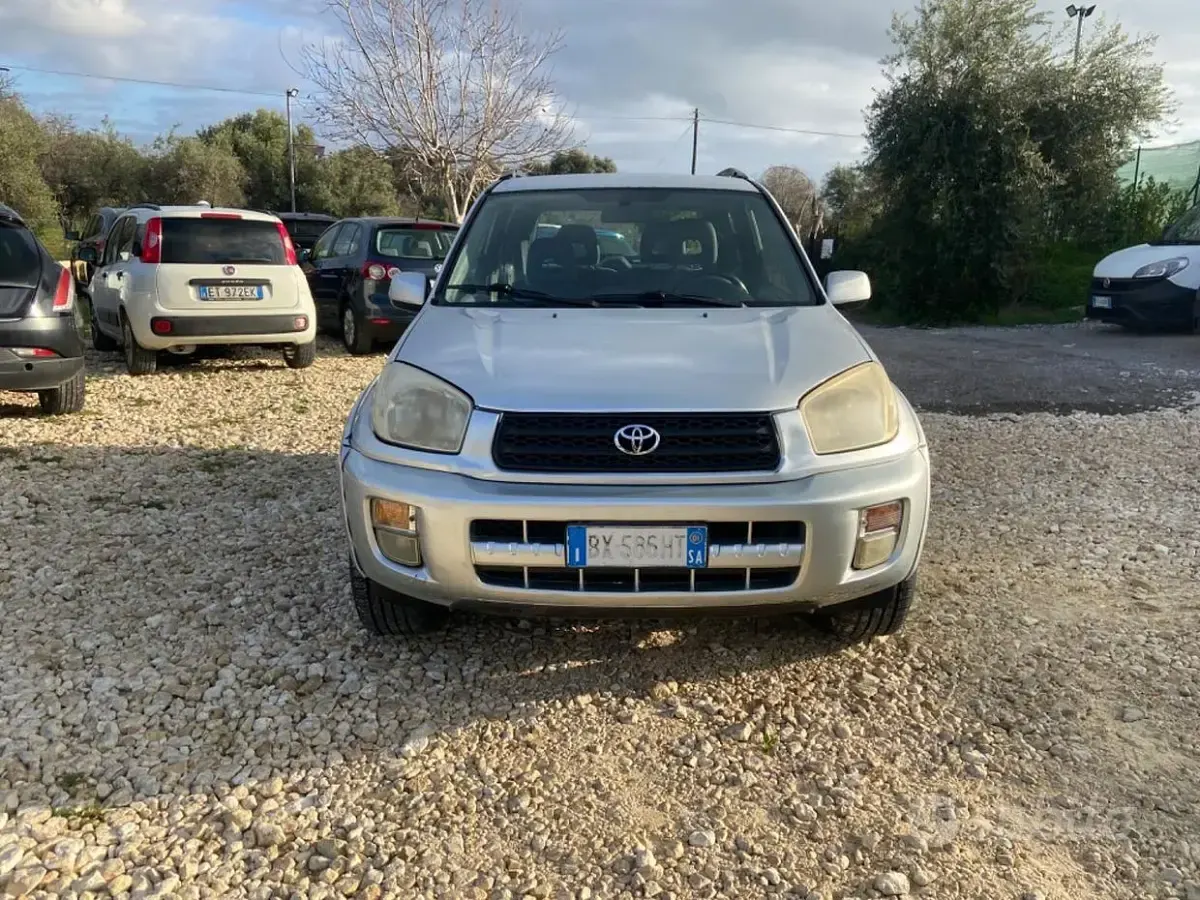Usata Toyota RAV4 Sol 150 CV (110 kW) 2001 Grigio SUV