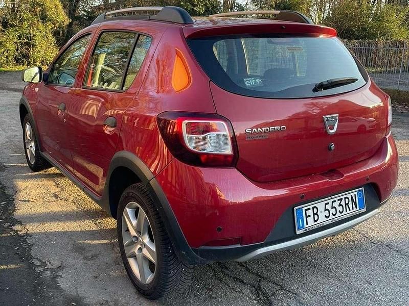 Usata Dacia Sandero Stepway 90 CV (66 kW) 2016 Rosso Berlina