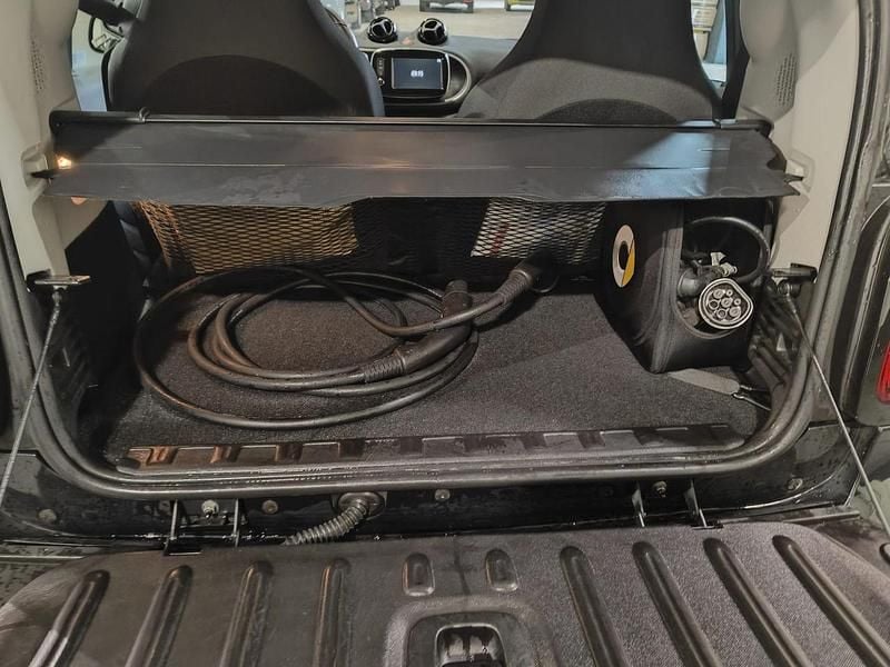Usata Smart ForTwo Electric Drive Passion 60 kW (82 CV) 2020 Nero